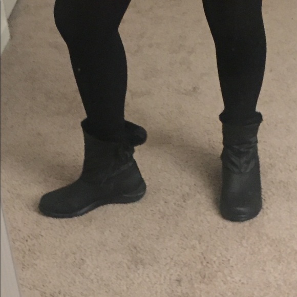 BRAND NEW NEVER WORN winter/snow/rain booties - Picture 2 of 4